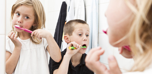 Mütter als "Zahnputzpolizei"