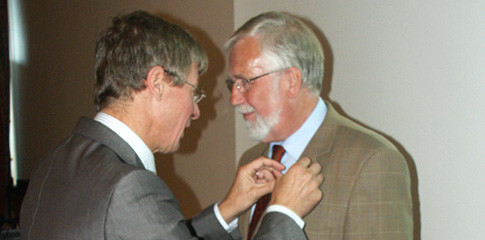 Hohe Ehrung für Prof. Dr. Heinrich von Schwanewede