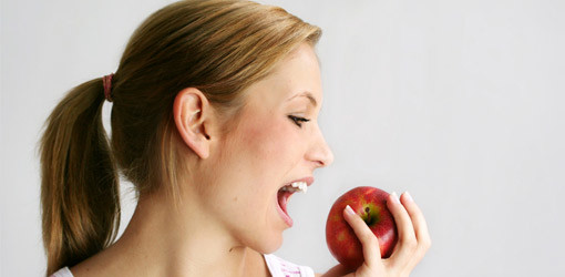 Welchen Einfluss hat die Ernährung auf die Mundgesundheit und umgekehrt?