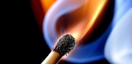 Herbeiführung einer Sprengstoffexplosion durch MKG-Chirurgen