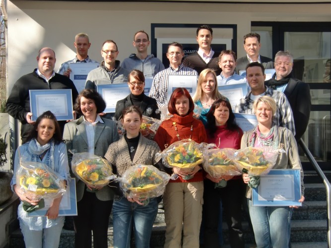 Kompetenz gewinnen und im Titel führen: „Tätigkeitsschwerpunkt Implantatprothetik“