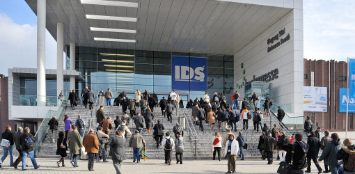 Heraeus und 3Shape präsentieren zur IDS 2011 neuen Intraoralscanner