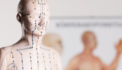 Akupunktur bei chronischen Schmerzen wirksamer als Placebo