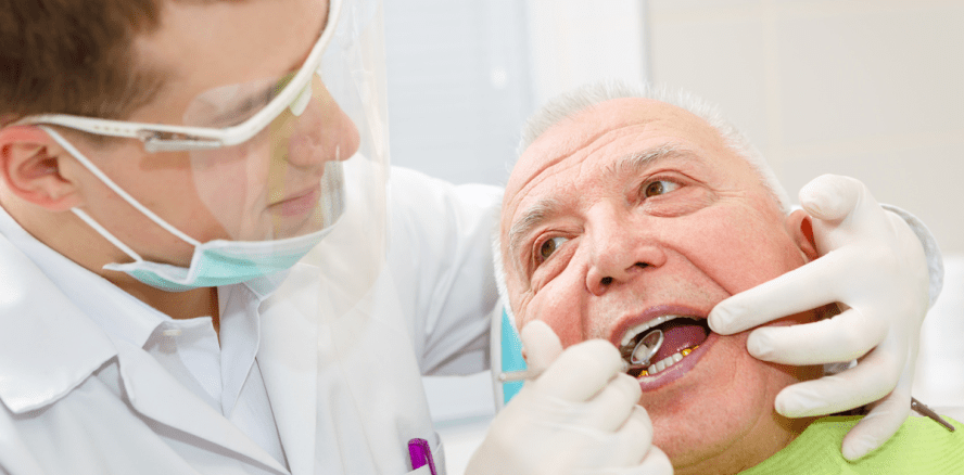 Menschen in Langzeitpflege verweigern häufig den Zahnarzt