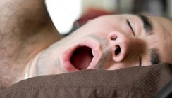 Gegen Schlafapnoe: Schrittmacher für die Zunge