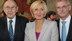 Hans-Dietrich Genscher erhält Apollonia-Preis 2012