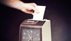 Kleidung im Job vorgeschrieben: Umziehen ist Arbeitszeit