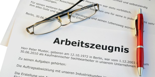 Arbeitgeber muss ein nur „befriedigendes“ Zeugnis begründen