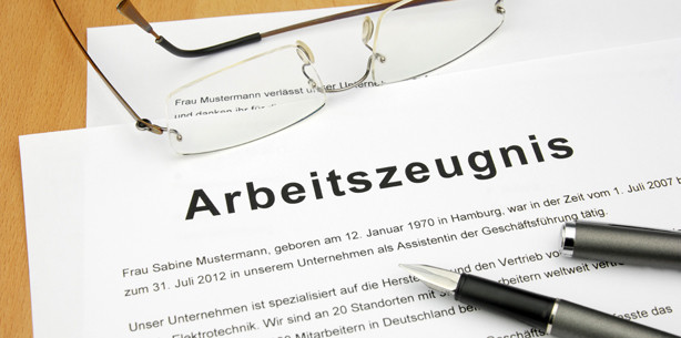 Arbeitgeber darf Elternzeit im Arbeitszeugnis erwähnen