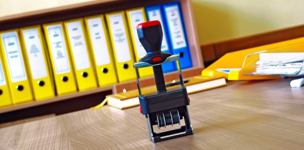 VG Gießen: Verweis wegen mangelhafter Attestausstellung