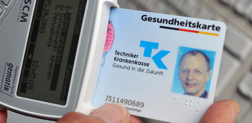 Erste Klage gegen Gesundheitskarte vor Gericht