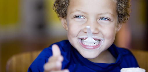 Joghurtkonsum senkt Kariesrisiko bei Kindern