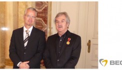 Bundesverdienstmedaille für Zahngoldspenden