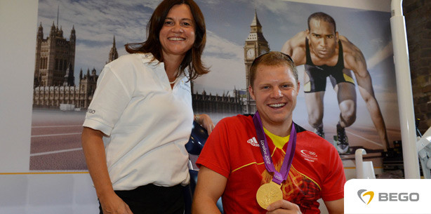 BEGO-Team schenkt deutschem Fahnenträger strahlendes Lächeln