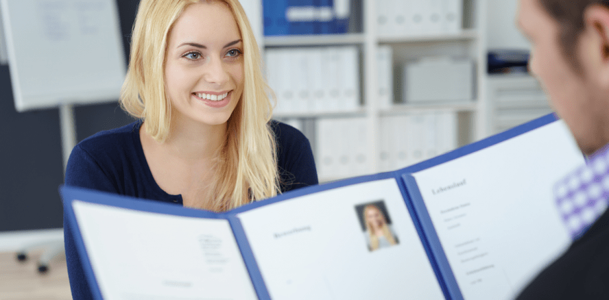 Aus dem Job heraus bewerben: Was Arbeitnehmer beachten müssen