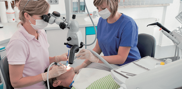 Ergonomisch arbeiten in der Zahnarztpraxis