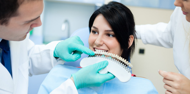 Nur der Zahnarzt darf Zähne bleichen