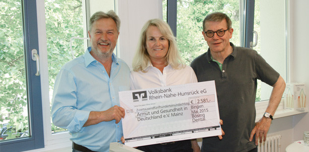 2.581 Euro gegen Armut: Bösing Dental spendet Seminareinnahmen