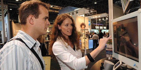 "Pure Energie!" mit dentalen Trendthemen in Düsseldorf