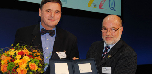 Ewald-Harndt-Medaille 2011 für Prof. Dr. Dr. h.c. Georg Meyer