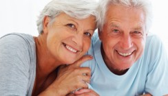 Tag der Zahngesundheit 2012: Mehr Genuss mit 65 plus!