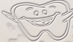 Zähne zeigen: Sommer-Zähne Fotoaktion von dentaltrade