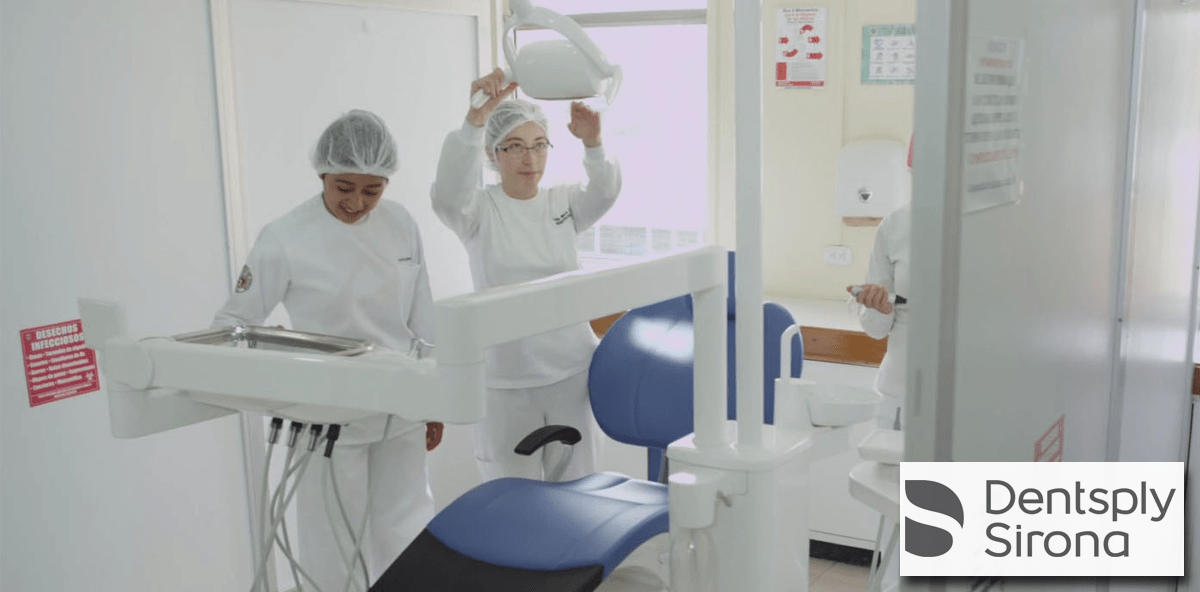 Dentsply Sirona stattet UNI in Ecuador mit Behandlungseinheiten aus