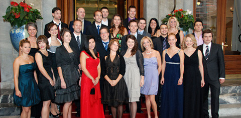 ZMK aktuell 2010 Fortbildungskurs der Uni Bern mit Staatsexamensfeier