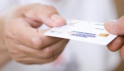 Erstes Verfahren gegen elektronische Gesundheitskarte