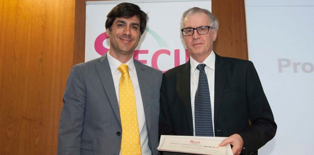 Schweizer Oralchirurg mit Premio Internacional SECIB 2014 geehrt