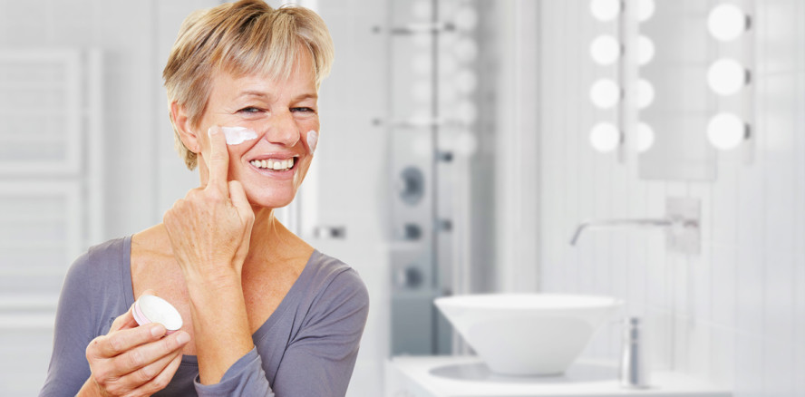 Cremes gegen Falten haben keine sichtbare Wirkung