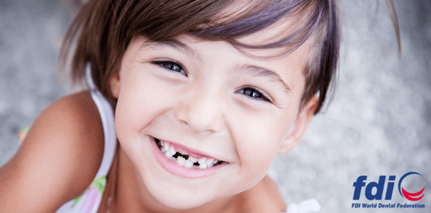FDI präsentiert neue allgemeingültige Definition von „Zahngesundheit“