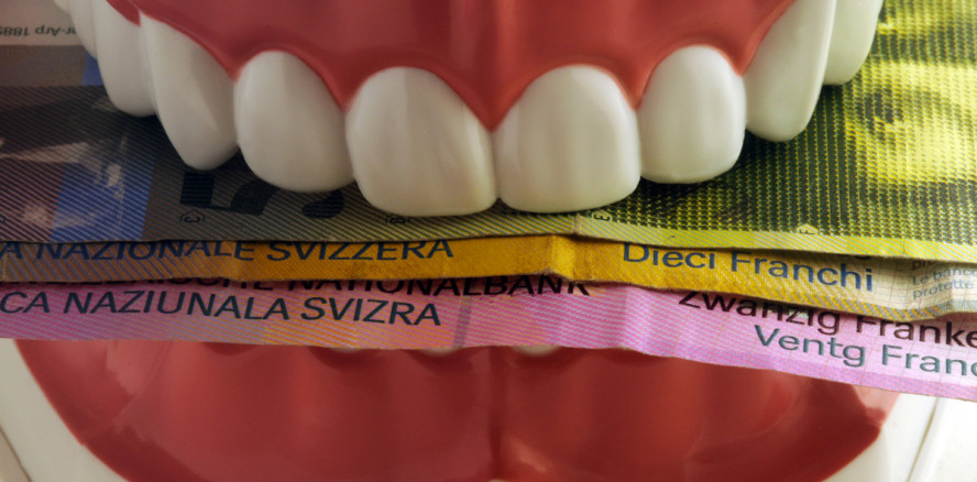 Urteil: Zahnarztkosten müssen vom Sozialamt übernommen werden