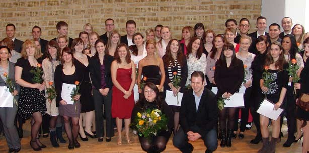 Neuzuwachs in der Mitte der Zahntechniker