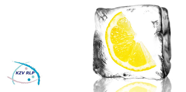 Vorsicht Säure: Fruchtsaft und Limo können Zähnen schaden