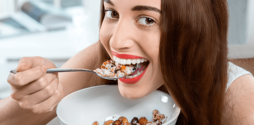 Frühstücken beugt Mundgeruch vor