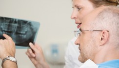 Zahnimplantate futsch: Experten warnen vor zu früher Belastung