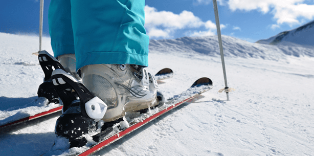 Zähneputzen auf einem Bein ist gutes Training für die Skisaison