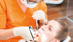 Chirurgische vs. subgingivale nichtchirurgische PA-Therapie