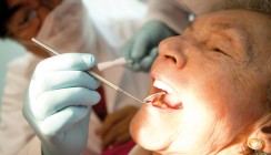 Zähne im Alter: eine Herausforderung für die Zukunft