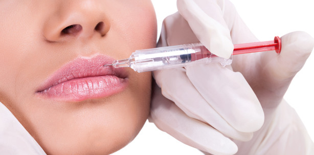 Faltenunterspritzungen: Heilpraktiker dürfen alles, Zahnärzte nicht