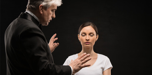 Einfache Hypnosetechniken helfen Angstpatienten