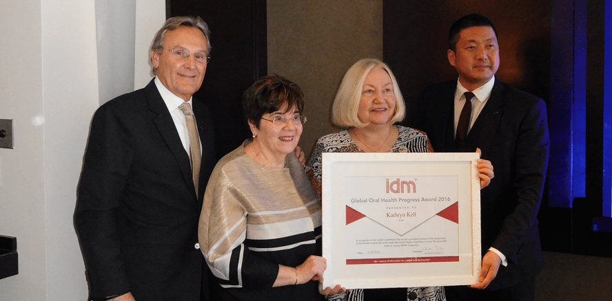 Künftige FDI- Präsidentin Dr. Kathryn Kell ausgezeichnet