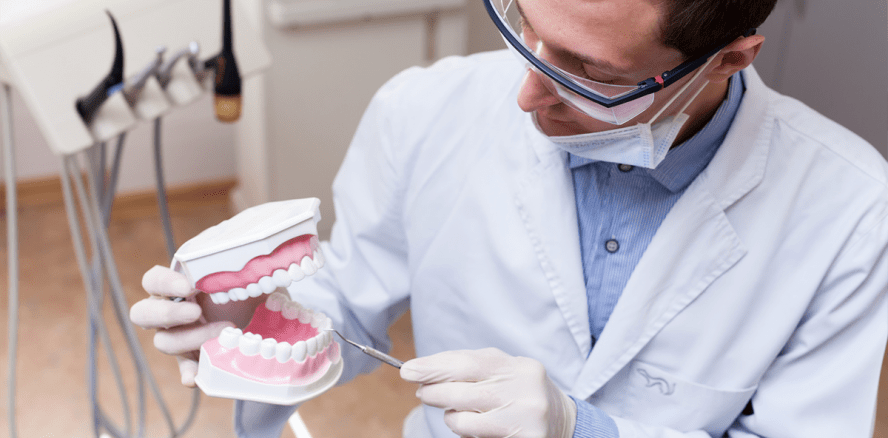 Deutschlands jüngster Zahnarzt arbeitet in Hessen