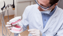 Deutschlands jüngster Zahnarzt arbeitet in Hessen