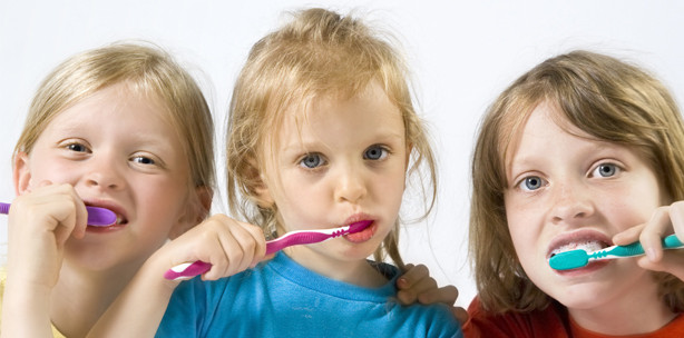 Gesundheitsvorsorge in der Schule – Zahnärzte machen es vor
