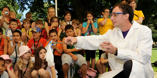 Gelungener Auftakt der "Kinderuni on Tour 2011"