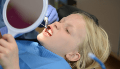 UK: Bei mehr als 128.000 Kindern müssen Zähne extrahiert werden