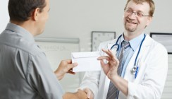 Zahnarzt betrog Versicherung – Patienten machten mit