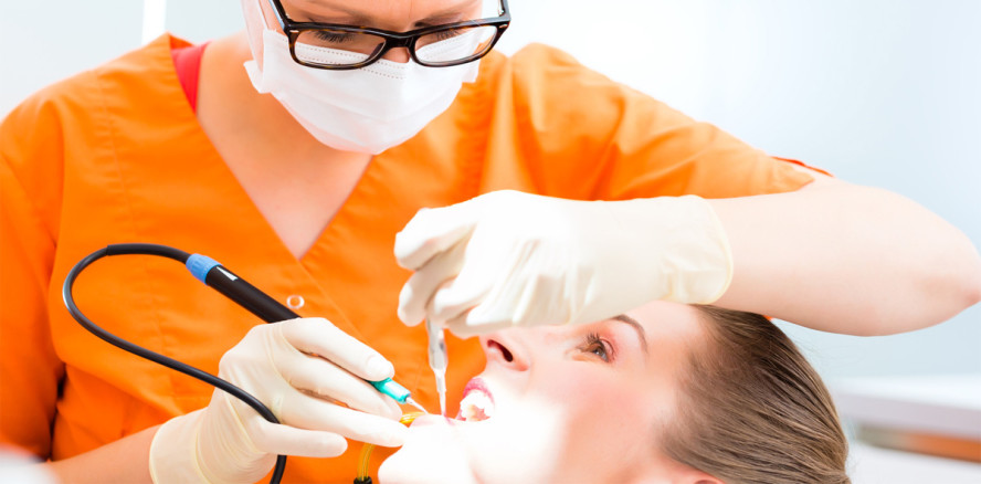 Professionelle Zahnreinigung: Was kosten saubere Zähne?